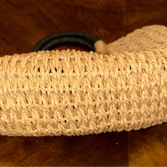 Super cute straw handbag, perfect boho summer bag! Brand new. - Picture 6 of 9
